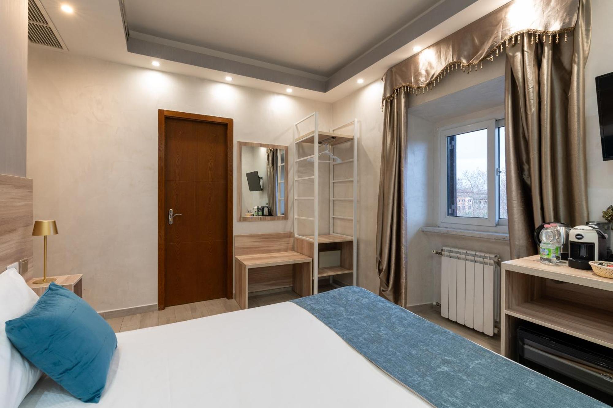Leone D'Oro Guesthouse - Close To Piazza Vittorio Rom Exterior foto