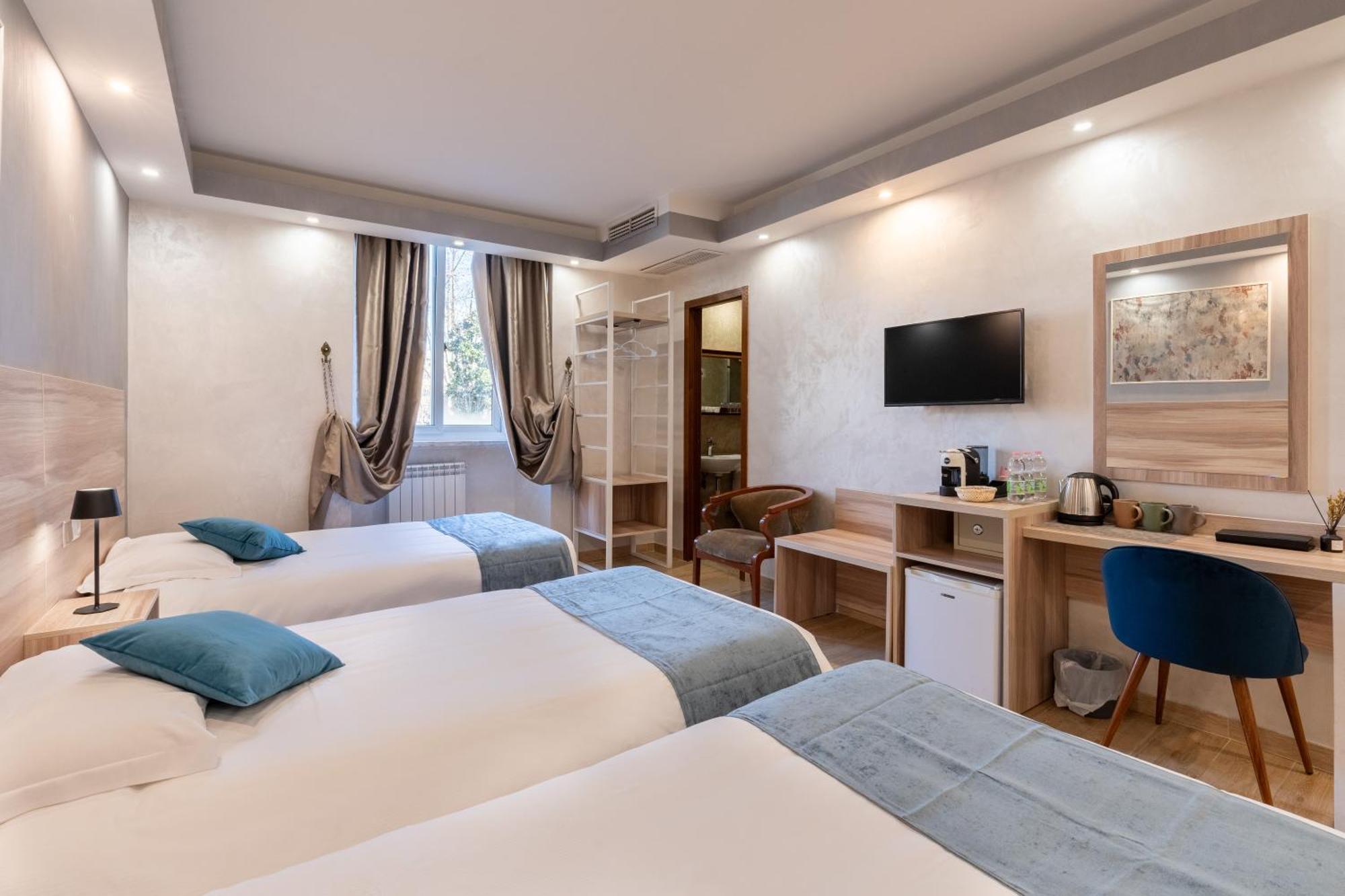 Leone D'Oro Guesthouse - Close To Piazza Vittorio Rom Exterior foto