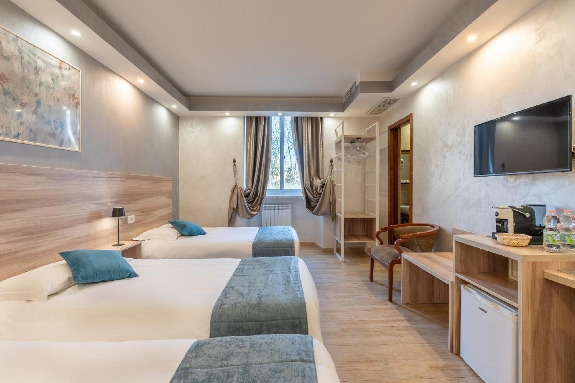 Leone D'Oro Guesthouse - Close To Piazza Vittorio Rom Exterior foto
